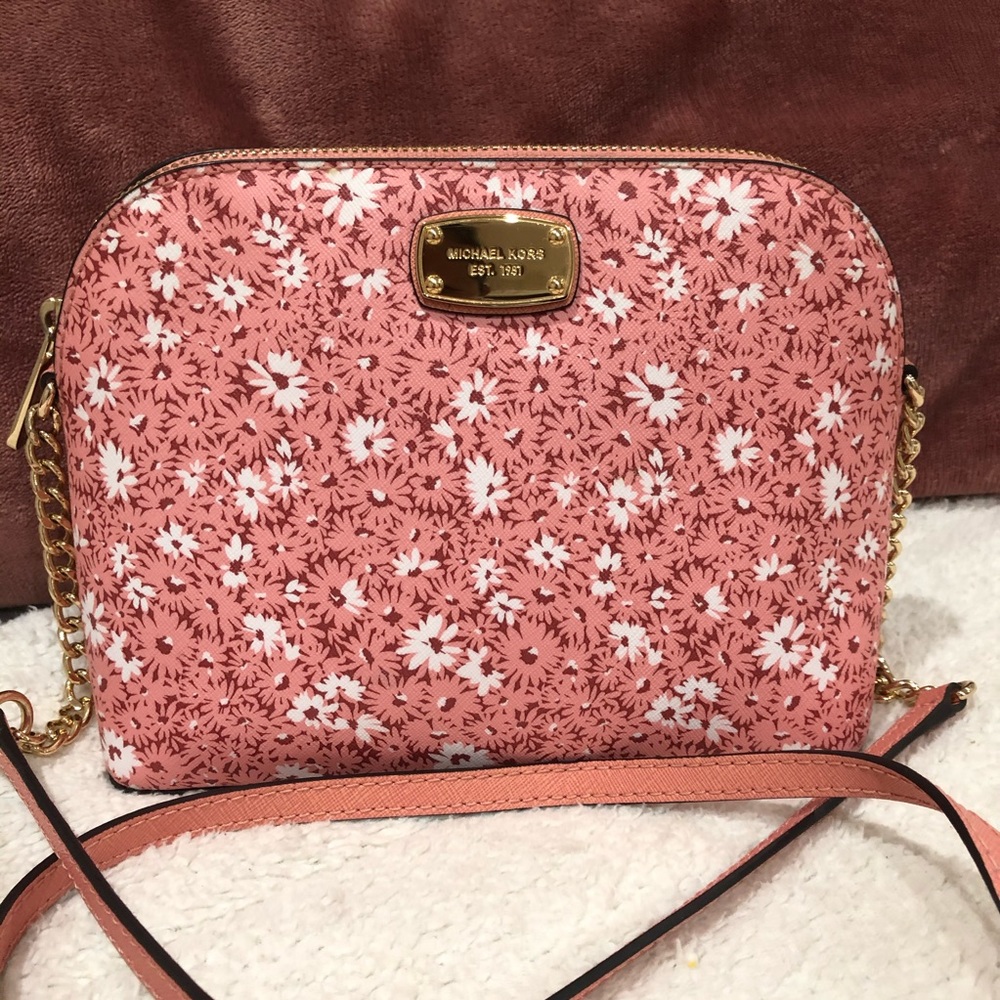 Michael kors bag 💯% authentic!!
